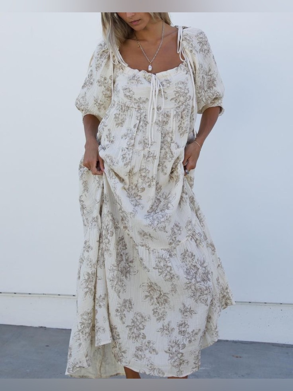 Worthy Collective Floral Maxi Dress in Cream & Brown Size Large Like New